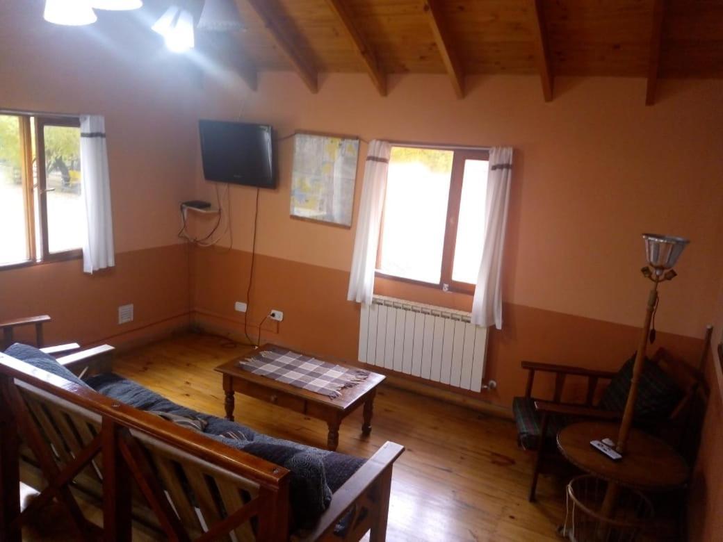 Camping Y Hostal El Ovejero El Calafate Exterior photo