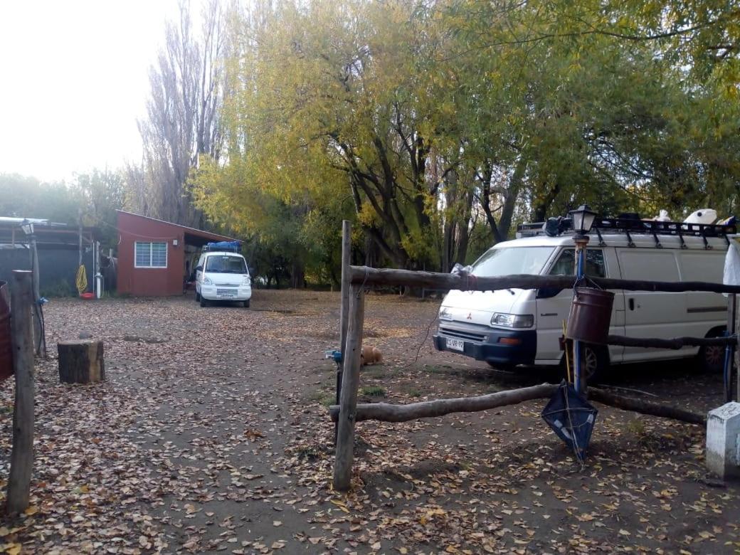 Camping Y Hostal El Ovejero El Calafate Exterior photo