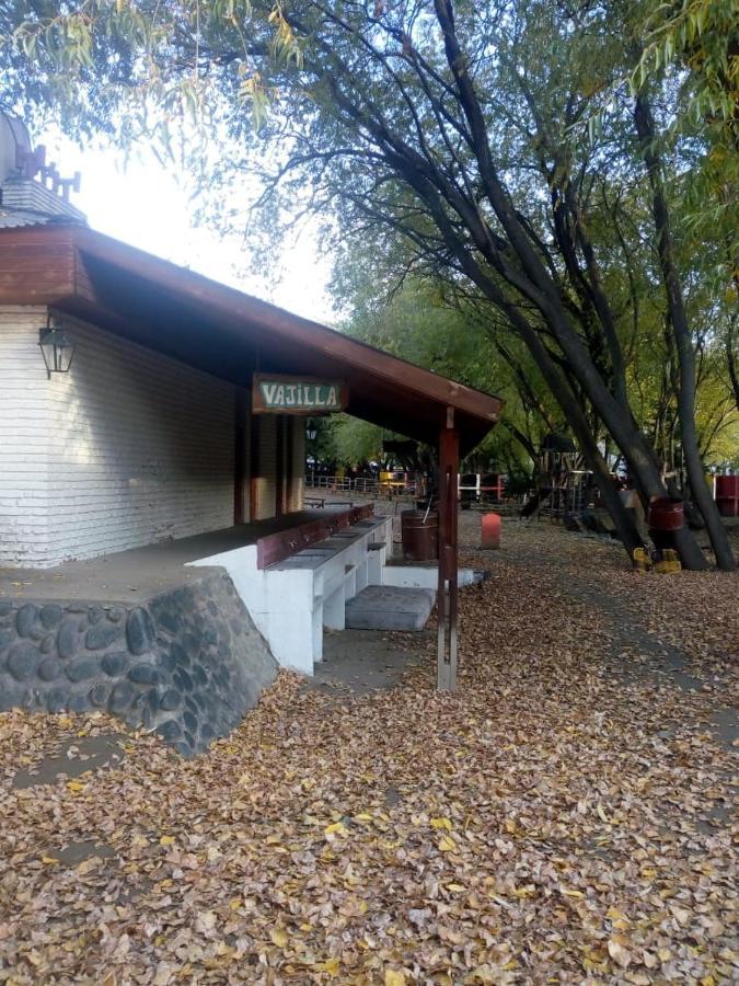 Camping Y Hostal El Ovejero El Calafate Exterior photo